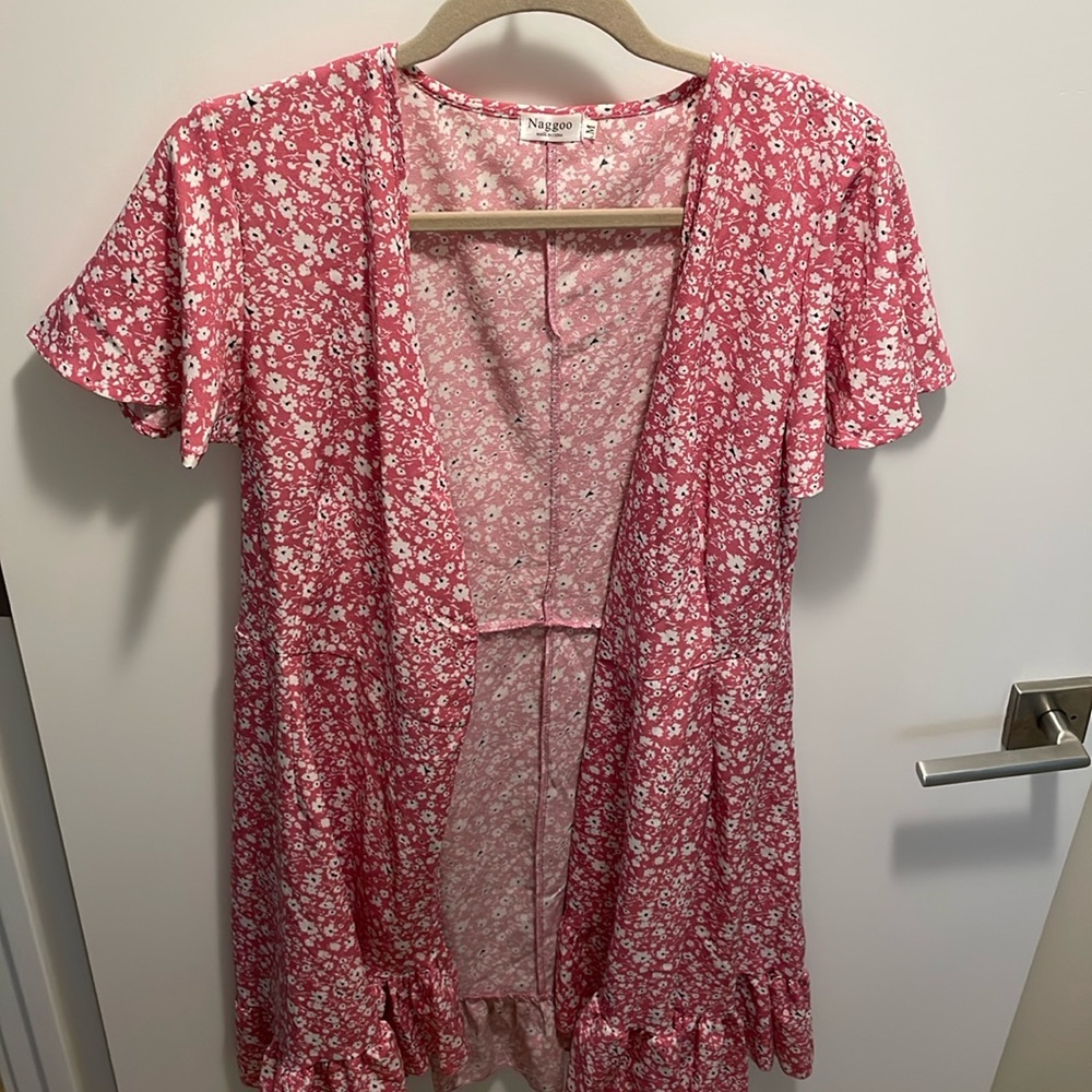 Amazon brand Naggoo - woman’s floral pink dress size medium 

Wrap around style